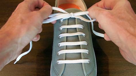 how to lace shoes horizontally.